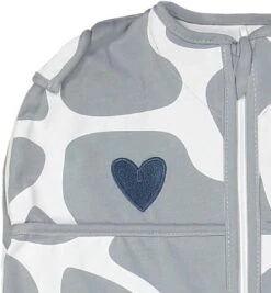 Puckababy Inbakerslaapzak Original Mini - 3-6 Maanden - Giraph Sky -Babyproducten Korting Winkel 1110x1200